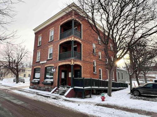 5-42 Central Street, Newport City, VT, 05855 | Card Image