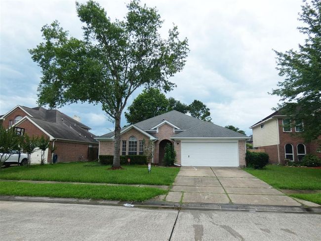 3015 Davey Oaks Dr, House other with 4 bedrooms, 2 bathrooms and 2 parking in Pearland TX | Image 21