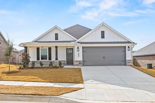 102 Maverick Trl, Valley View, TX, 76272-2100 | Card Image