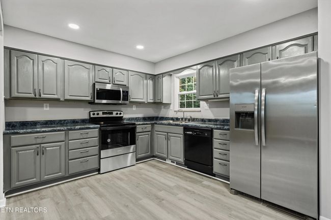 10821 Sonja Dr, House other with 4 bedrooms, 2 bathrooms and null parking in Knoxville TN | Image 5