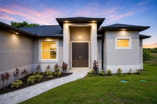 804 Curtis Ave N, Lehigh Acres, FL, 33971-5051 | Card Image