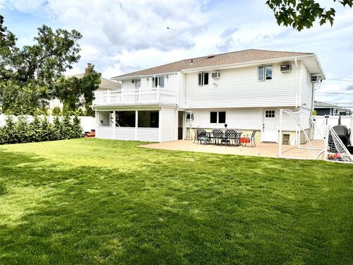 159 Harris Dr, Oceanside, NY, 11572-5712 | Card Image
