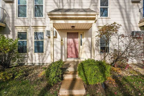 a-6717 Park Edge Dr, Madison, WI, 53719-2229 | Card Image