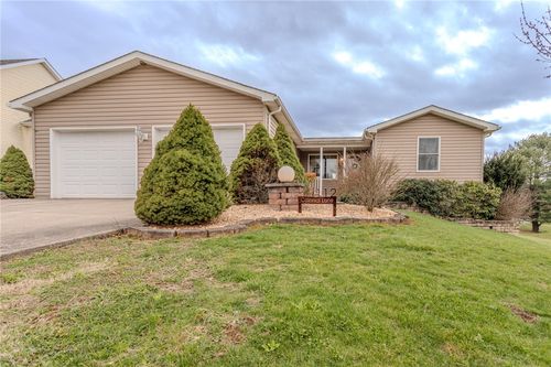 112 Colonial Ln, Uniontown, PA, 15401 | Card Image