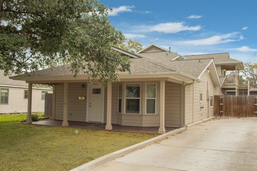 803 Welsh Ave, College Station, TX, 77840-6151 | Card Image
