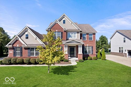 6406 Concord Dr, Zionsville, IN, 46077-7615 | Card Image
