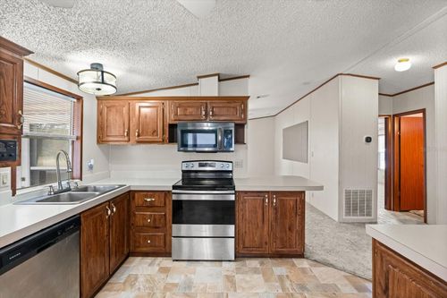 851-4122 Myrtle Oak Ct, Zellwood, FL, 32798-9008 | Card Image