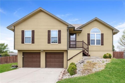 1310 Stonecrest Dr, Kearney, MO, 64060-7938 | Card Image