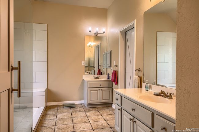 1009 Oak Rdg, House other with 4 bedrooms, 3 bathrooms and null parking in Schertz TX | Image 19