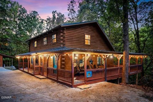 1930 Backhome Ln, Sevierville, TN, 37876-8824 | Card Image