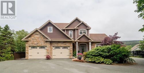 8 Carriage Lane, House with 4 bedrooms, 4 bathrooms and null parking in Saint Johns NL | Card Image