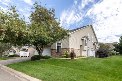 60-15573 Garnet Way, Apple Valley, MN, 55124-5158 | Card Image