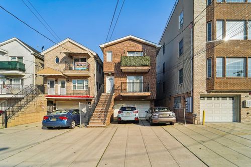 apt-1-4711 Broadway, Union City, NJ, 07087-7078 | Card Image