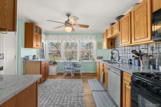 45520 Deshon St, House other with 3 bedrooms, 2 bathrooms and null parking in Utica MI | Image 6