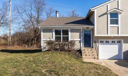 15914 123rd St, Olathe, KS, 66062-1176 | Card Image