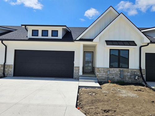 203 S Sodrac Dr, North Sioux City, SD, 57049 | Card Image