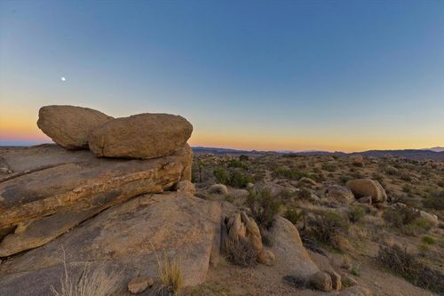 1 Dragonfly Lane, Pioneertown, CA, 92268 | Card Image