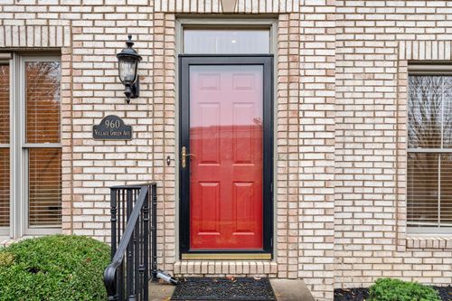 960 Village Green Ave, Lexington, KY, 40509-2255 | Card Image