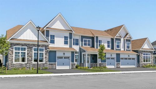 76-119 Mia Ln, Yaphank, NY, 11980-2659 | Card Image