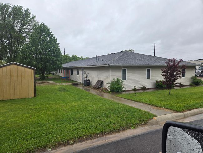Vinyl siding, 3 CA units and 3 FA furnaces zoned heating. | Image 6