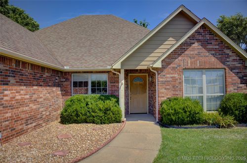 1709 Caddo St, Oologah, OK, 74053-4180 | Card Image