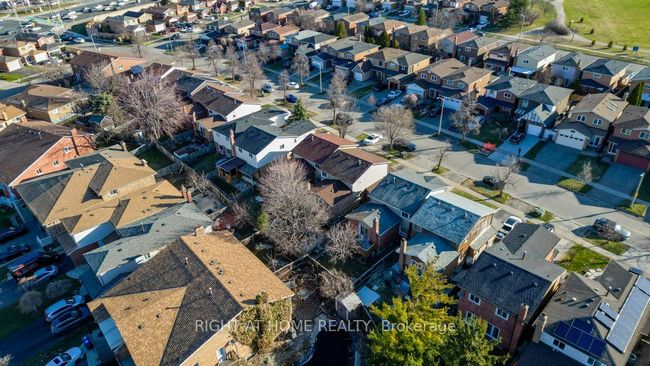 34 Langston Dr, House attached with 5 bedrooms, 3 bathrooms and 2 parking in Brampton ON | Image 42