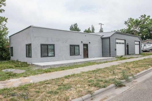 607 W Chinook St, Livingston, MT, 59047-1832 | Card Image