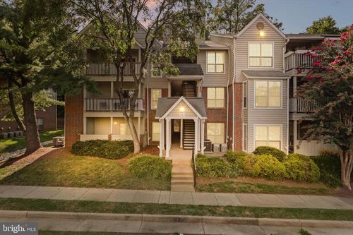 apt-632-3910 Penderview Dr, FAIRFAX, VA, 22033-4782 | Card Image