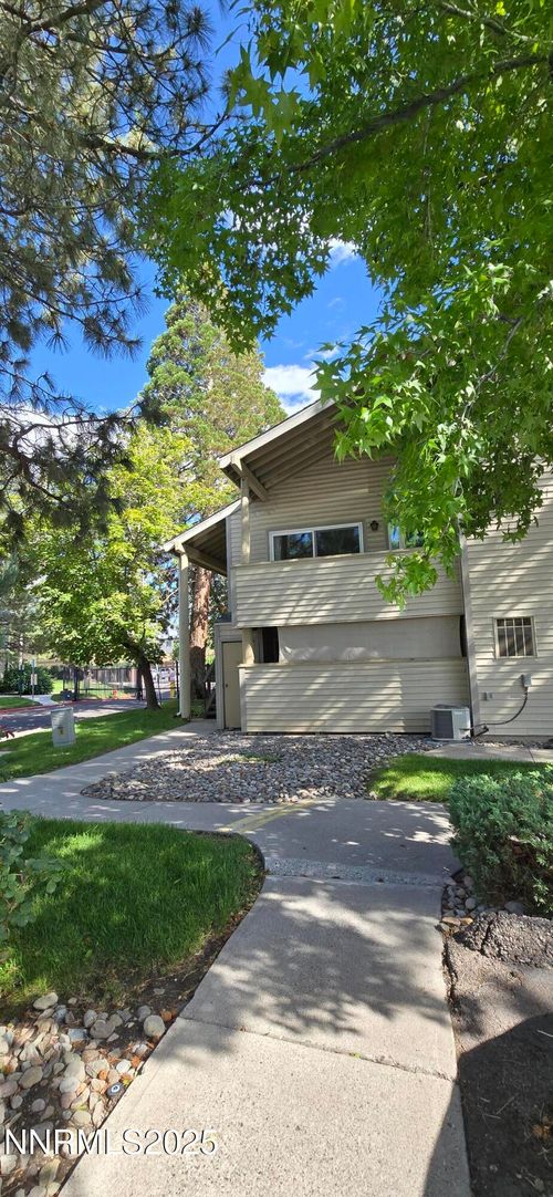 2111 Roundhouse Rd, Sparks, NV, 89431-4222 | Card Image