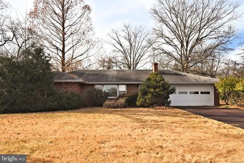 961 Harleysville Pike, SCHWENKSVILLE, PA, 19473-2114 | Card Image