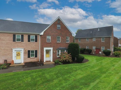 35-35 Patricia Dr, Stoughton, MA, 02072-6126 | Card Image