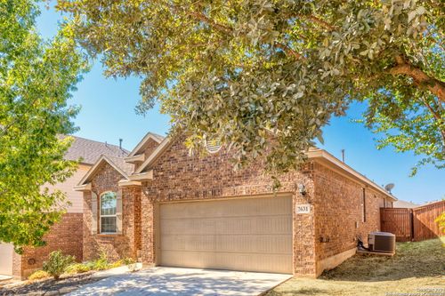 7631 Ruger Rnch, San Antonio, TX, 78254-6064 | Card Image