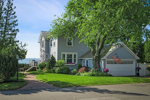 16 Coolidge Rd, Marblehead, MA, 01945-2827 | Card Image