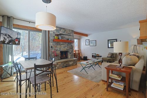 3611-4435 Berry Dr, Wilson, WY, 83014-9102 | Card Image