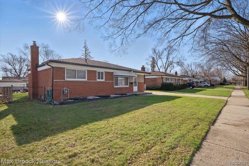 26630 Thomas St, Warren, MI, 48091-1026 | Card Image