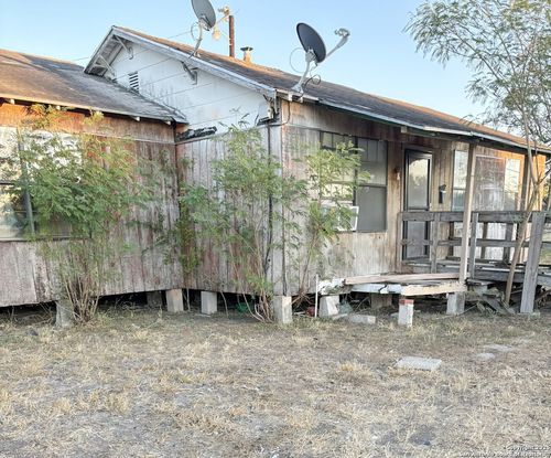 622 S 12th St, Kingsville, TX, 78363-5744 | Card Image