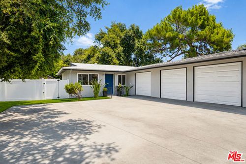 1832 N Summit Ave, Pasadena, CA, 91103-1856 | Card Image
