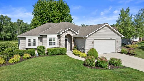 6797 Jamestown Dr, West Bend, WI, 53090-9109 | Card Image
