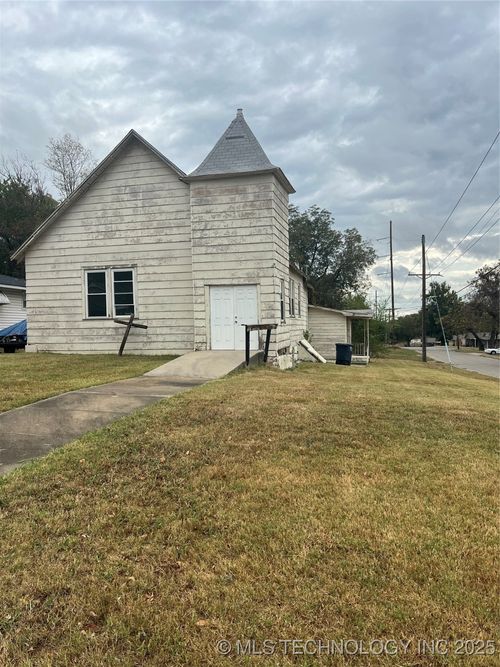 717 S Bell Ave, Shawnee, OK, 74801-8419 | Card Image