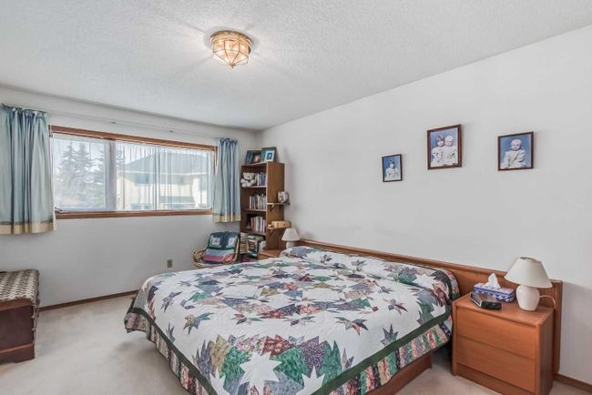 109 Hawkhill Road Nw, Home with 3 bedrooms, 3 bathrooms and 4 parking in Calgary AB | Image 20