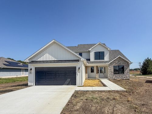 502 N Beacon Hill Cir, Urbana, IL, 61802-2334 | Card Image