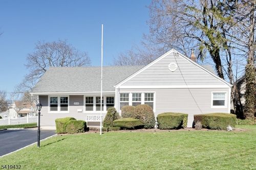 15 Everett Ter, Fair Lawn, NJ, 07410 | Card Image