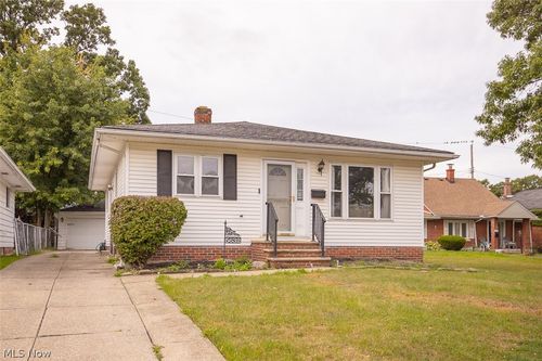 5632 Saxon Dr, Garfield Heights, OH, 44125-4170 | Card Image