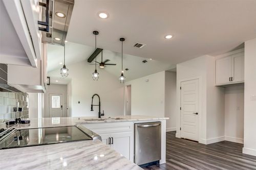 2513 Quail Run Trl, Granbury, TX, 76048-5770 | Card Image