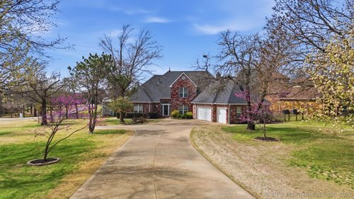 9020 S 43rd West Ave, Tulsa, OK, 74132-3417 | Card Image