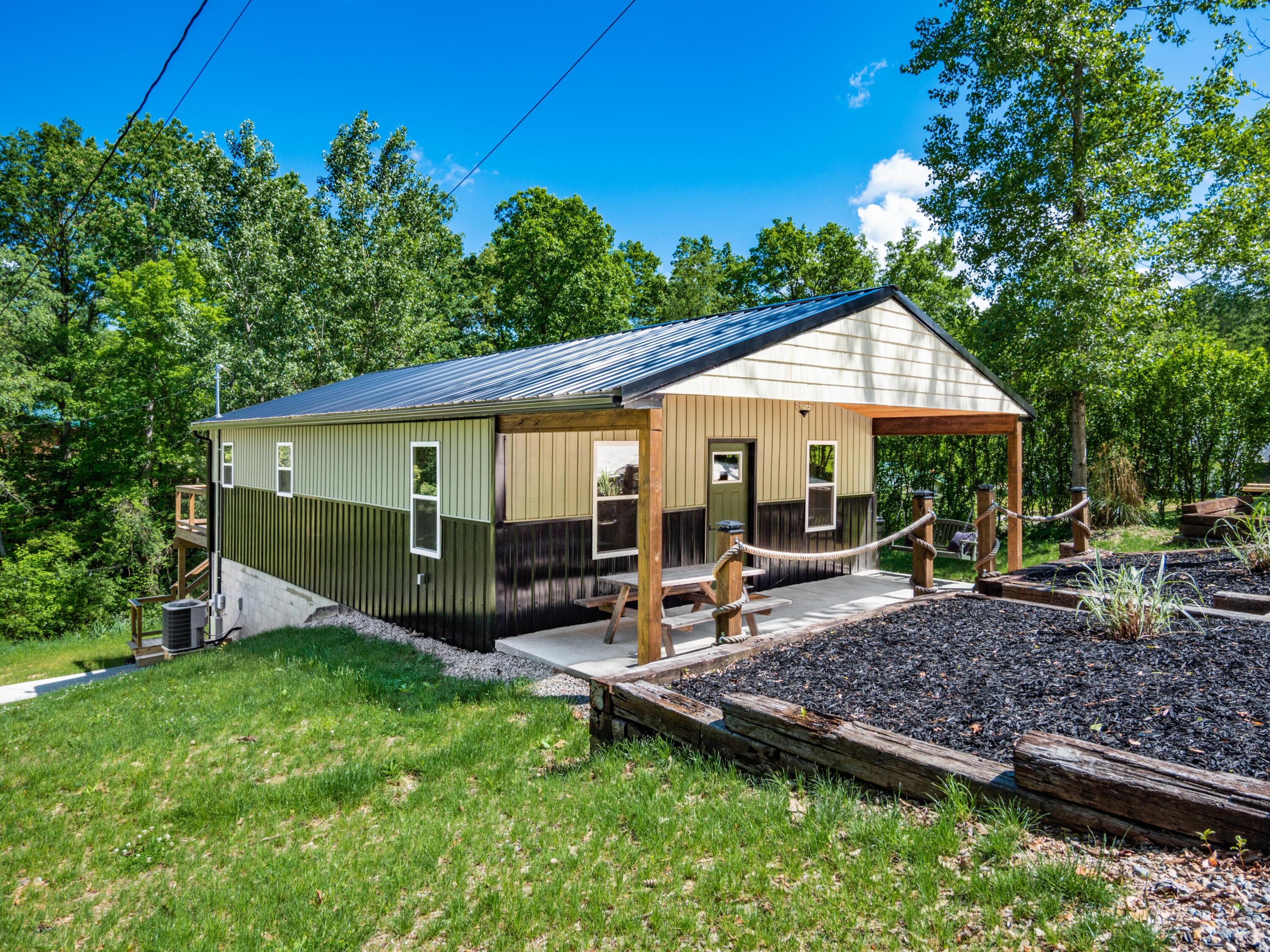 Dock 1 Rd, Glouster, OH 45732