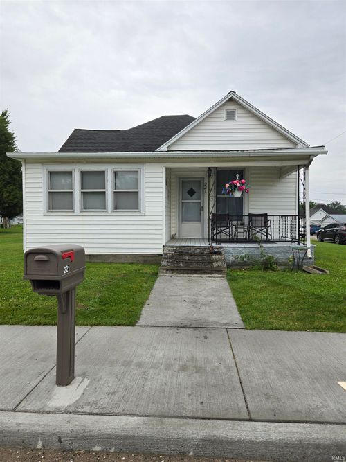 221 W 11th St, Bicknell, IN, 47512-1008 | Card Image