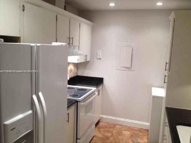 APT-626 - 7905 Sw 86 Th St, Condo with 2 bedrooms, 2 bathrooms and null parking in Miami FL | Image 5