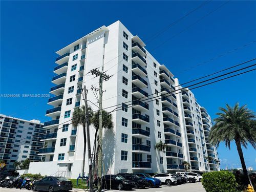 3h-7501 E Treasure Dr, North Bay Village, FL, 33141-4302 | Card Image