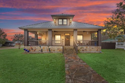 901 N Magnolia Ave, Hubbard, TX, 76648-2165 | Card Image